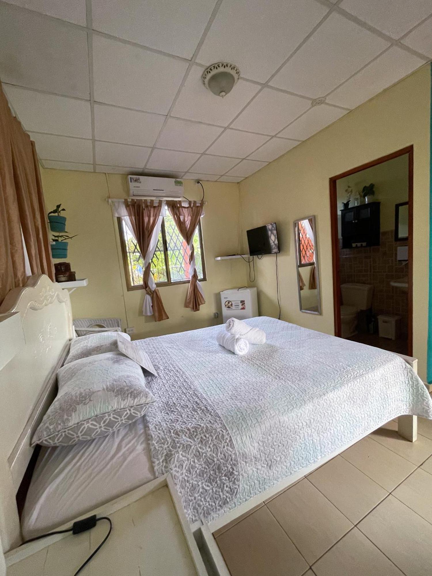 Hostel Kimmell / Hostal Familiar La Casita De Los Kimmell 라스 타블라스 외부 사진